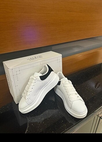 37 Beden beyaz Renk Alexander McQueen bayan spor ayakkabı
