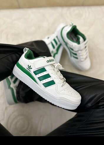 36 Beden beyaz Renk Adidas bayan spor ayakkabı 