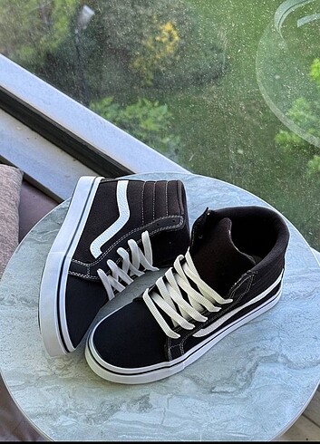 Vans bayan bot