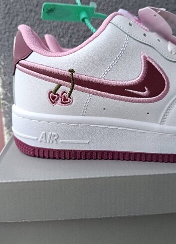 38 Beden Nike Air force kirazlı bayan spor ayakkabı 