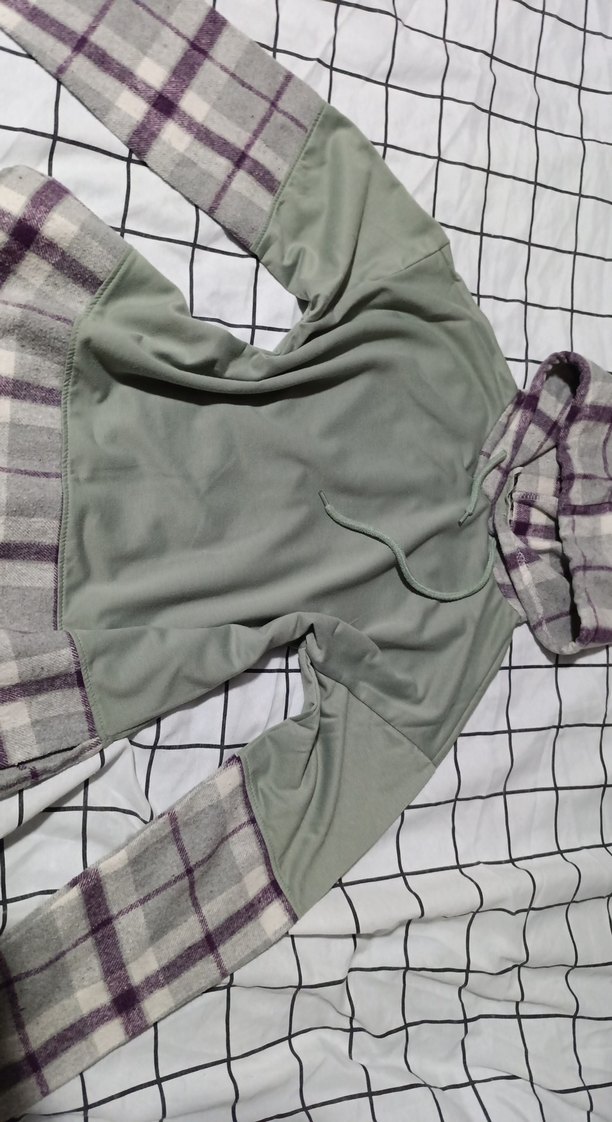 Kapüşonlu Ekose Desenli Gri Sweatshirt - Görsel 3