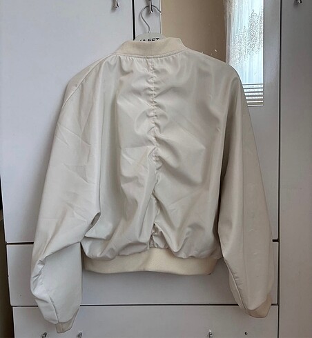 Trendyol & Milla Bej Oversize Büzgü Detaylı Bomber Ceket