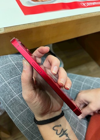  iPhone 13  128 GB  Kırmızı - Görsel 3