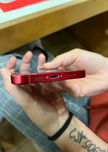  iPhone 13  128 GB  Kırmızı - Görsel 6
