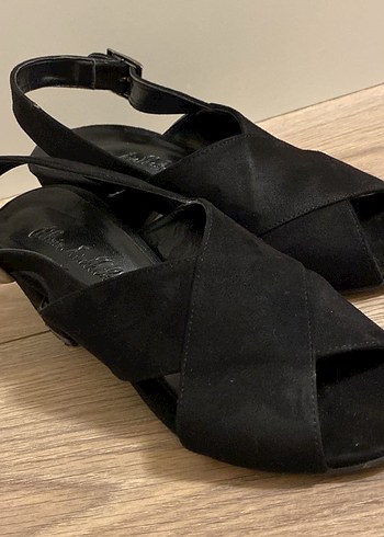 Siyah Süet Tokalı Kadın Topuklu Ayakkabı - Görsel 4