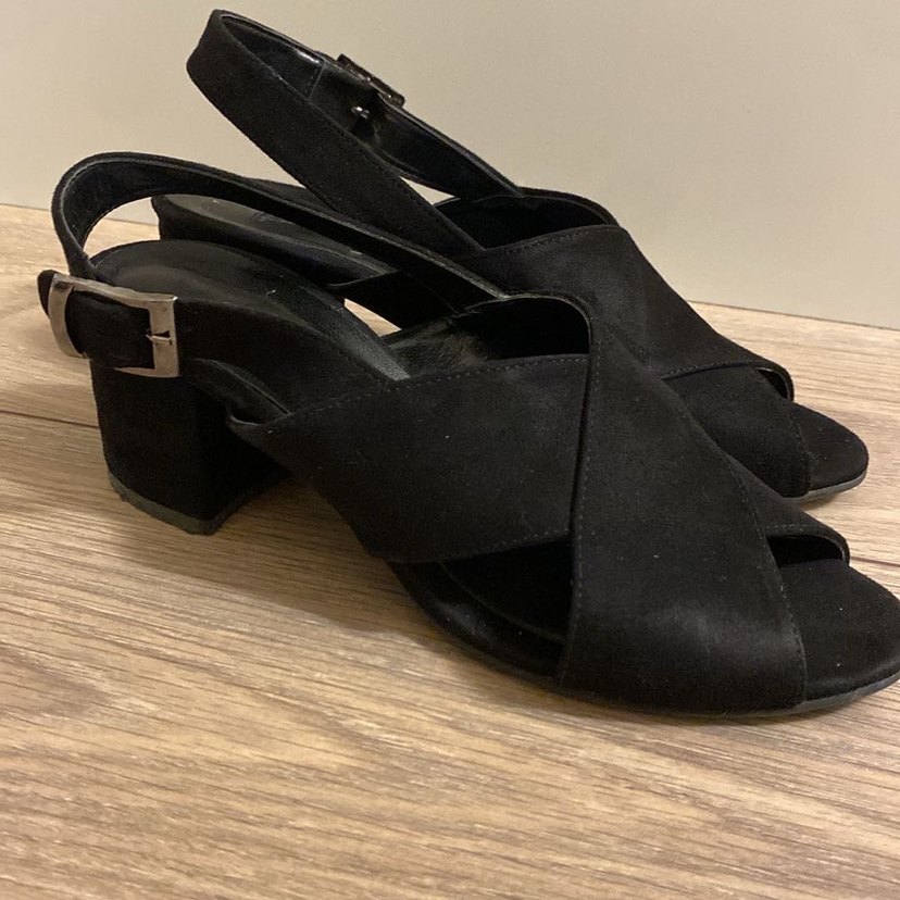 Siyah Süet Tokalı Kadın Topuklu Ayakkabı - Görsel 3