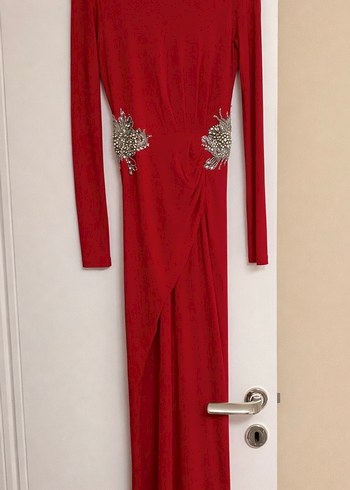 Kırmızı Uzun Kollu İşlemeli Kadın Abiye Elbise - Görsel 3