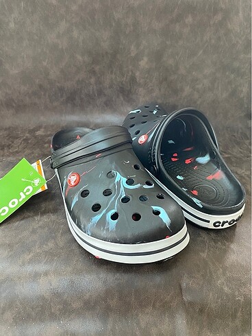 CROCS