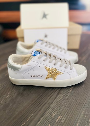 Golden Goose Deluxe GGDB/SSTAR BEYAZ ALTIN
