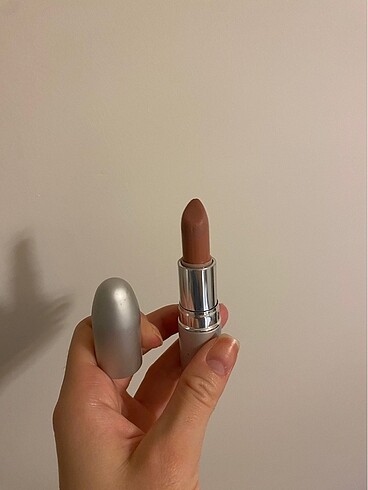  Beden The balm ruj