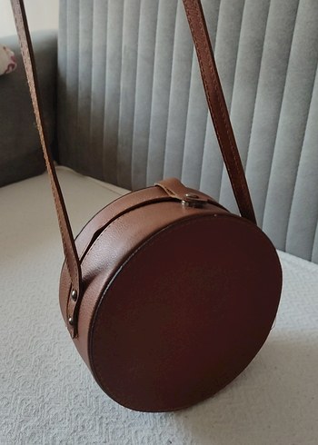 Kahverengi Deri Yuvarlak Kadın Çanta - Görsel 5