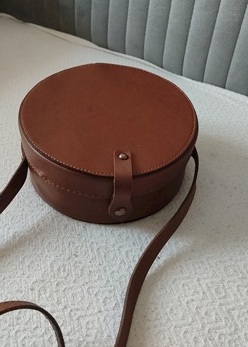 Kahverengi Deri Yuvarlak Kadın Çanta - Görsel 2