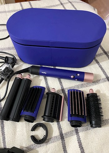 Dyson airwrap