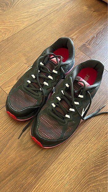 Nike Spor Ayakkabı