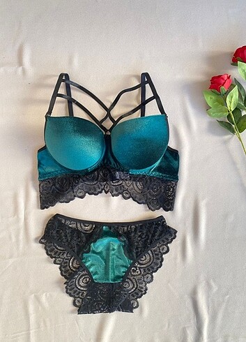 Victoria s Secret TÜL DETAYLİ KADİFE SÜTYEN TAKIMI DOLGULU