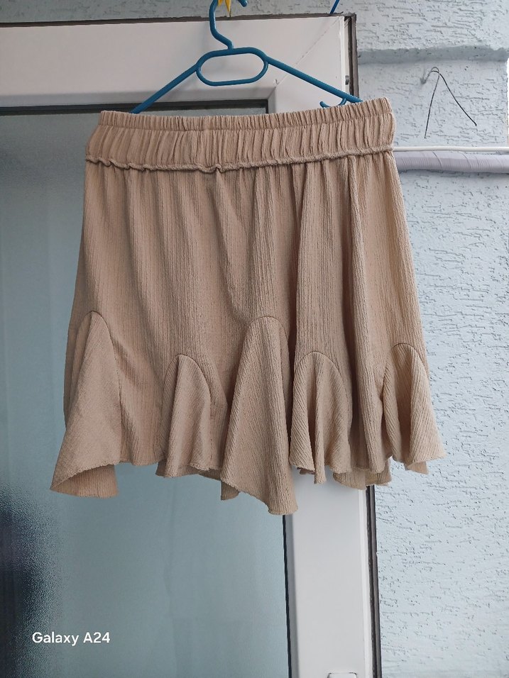 Sıfır ürün hiç giyinilmedi - Bej Keten Mini Etek Fırfırlı - Görsel 2