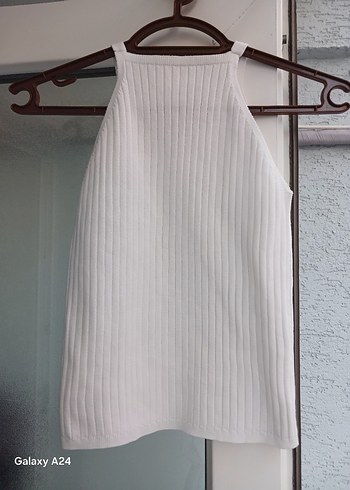 Beyaz Yüksek Yakalı Dikişsiz Örme Atlet Standart Beden - Görsel 2