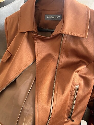 m Beden camel Renk Saten crop ceket