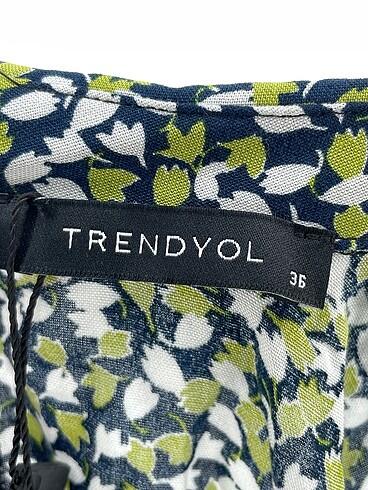 36 Beden çeşitli Renk Trendyol & Milla Bluz %70 İndirimli.