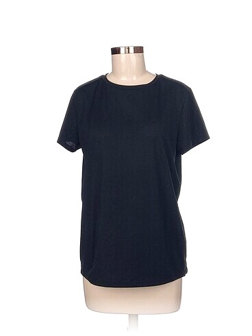 Penti T-shirt %70 İndirimli.