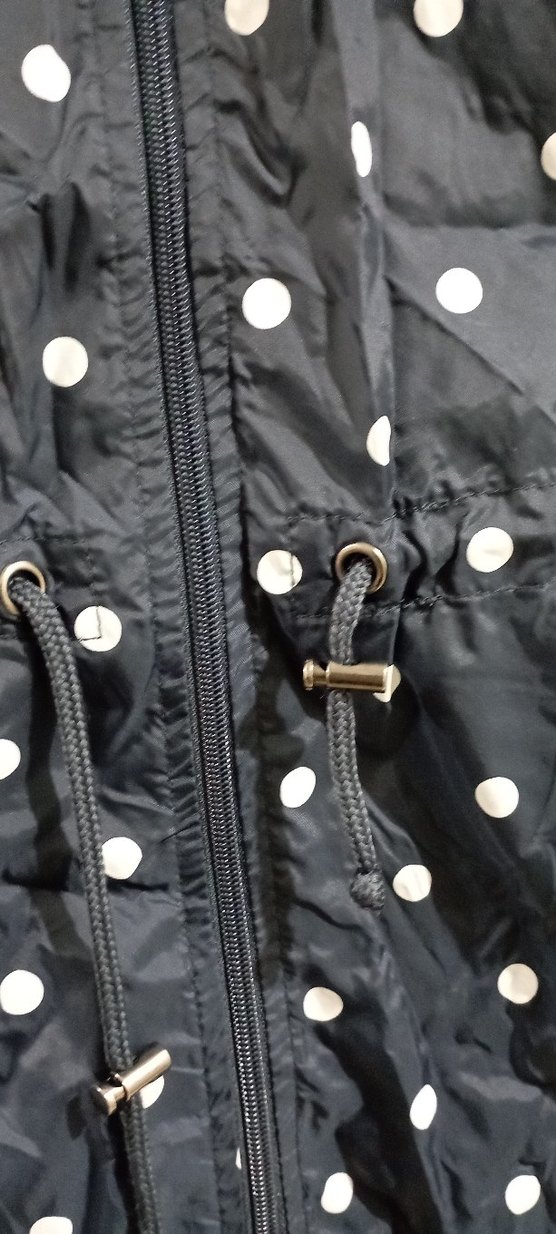 Lacivert Puantiyeli Uzun Kadın Yağmurluk - Görsel 5