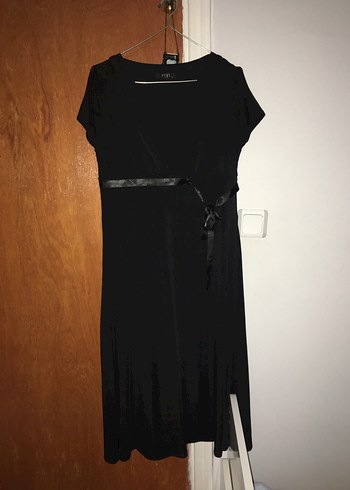 Siyah Kemerli Midi V Yaka Kadın Elbise - Görsel 2