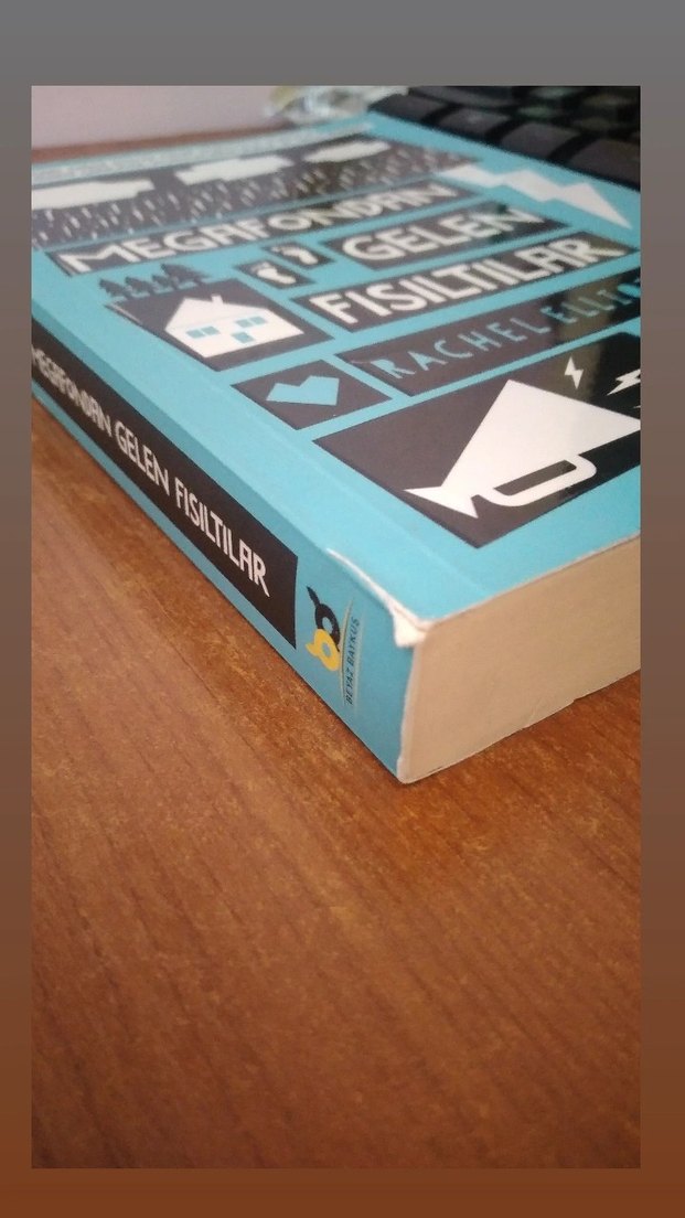 Megafondan Gelen Fısıltılar - Rachel Elliott / Kitap - Görsel 2