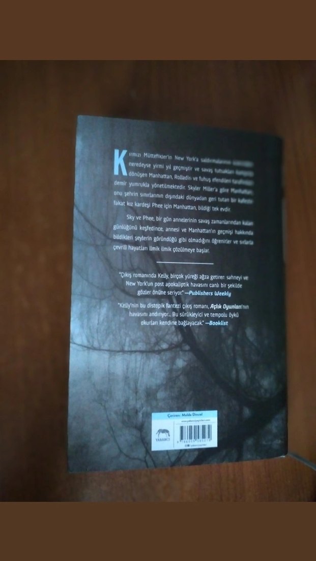 Barbarlar Şehri - Lee Kelly Ciltli  Roman - Görsel 2