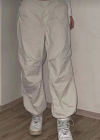 Bol paraşüt pantolon bej rengi