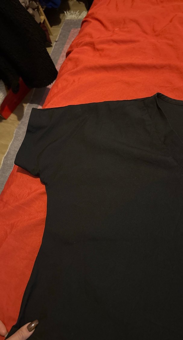 Siyah V Yaka Kısa Kollu üniforma - Görsel 4