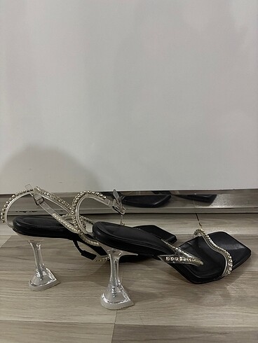 Taş detaylı topuklu ayakkabı ?? - Görsel 4