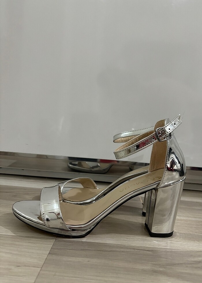 Gümüş topuklu ayakkabı ???? - Görsel 2