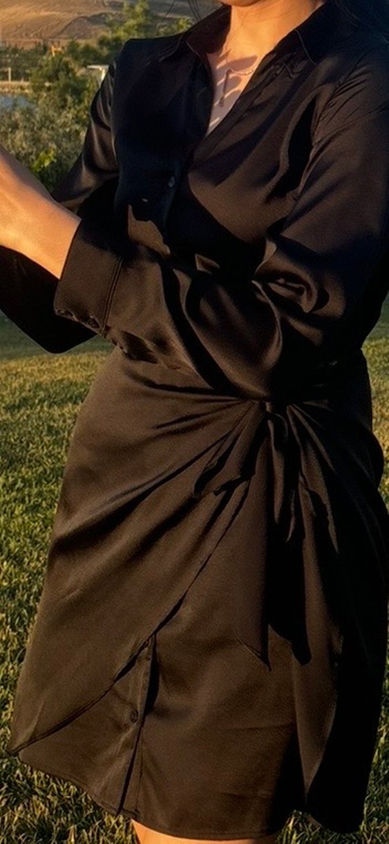 GUESS Elbise 
Kiralama var - Görsel 2