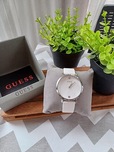 Guess Pırlantalı saat