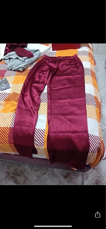 m Beden bordo Renk Sadece elbıse askısı kopuk denerken koptu