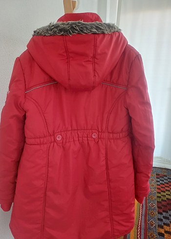 Kız Çocuk Parlak Kırmızı Düğmeli Kaban - Görsel 5