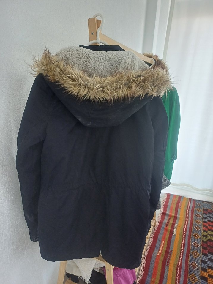 Siyah Kadın Midi Kaban, Kürklü Kapüşonlu - Görsel 3