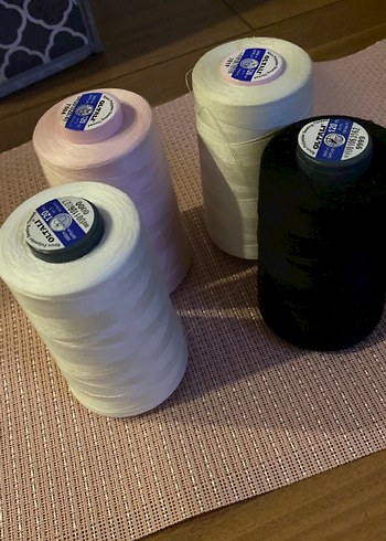 Çeşitli Renklerde Dikiş İplikleri - Görsel 3