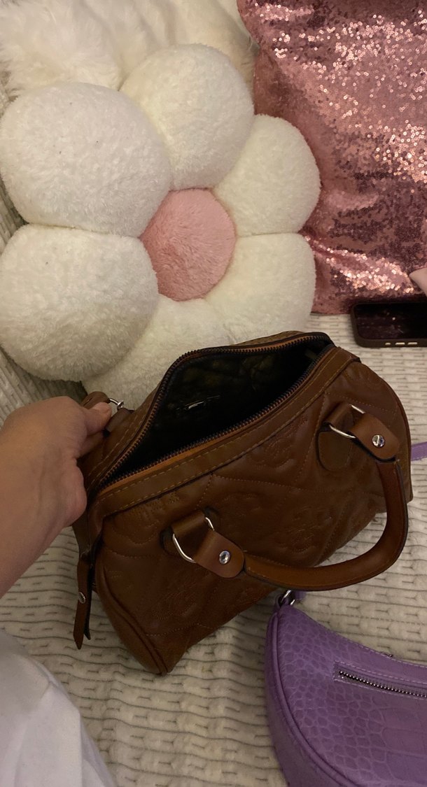 GUESS Kahverengi Deri Kadın Çanta - Görsel 3