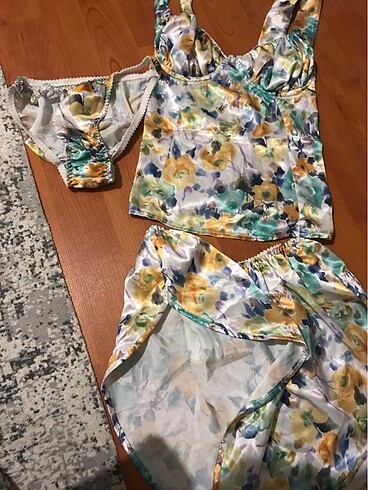xs Beden çeşitli Renk 3 parça saten şortlu pijama takımı sorunsuz