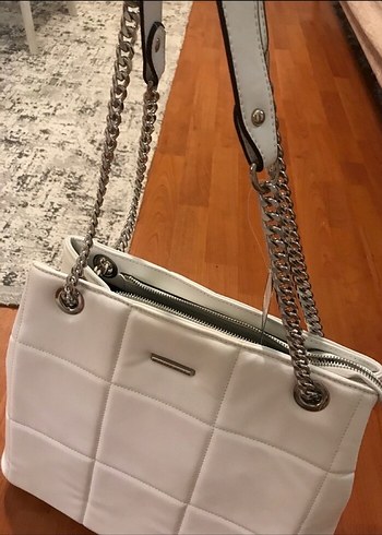 Zincir Detaylı Bej Deri Kadın Çanta krista bell - Görsel 3