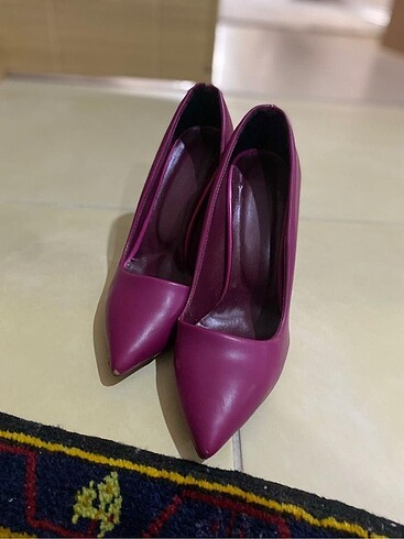 Mürdüm stiletto
