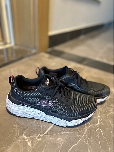 Skechers max cushioning elite intensity