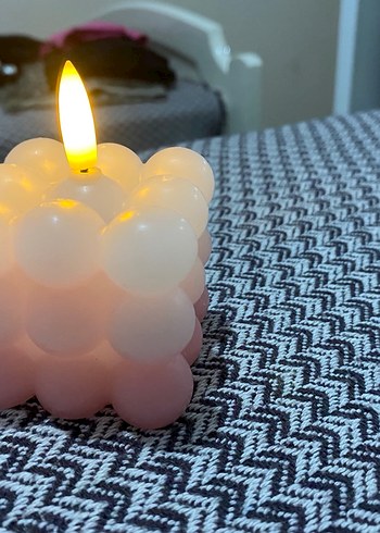 Beyaz Küp Kabarcıklı Mum