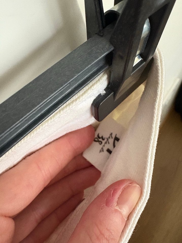 Nakışlı ve Boncuklu Beyaz Mini Kot Şort - Görsel 3