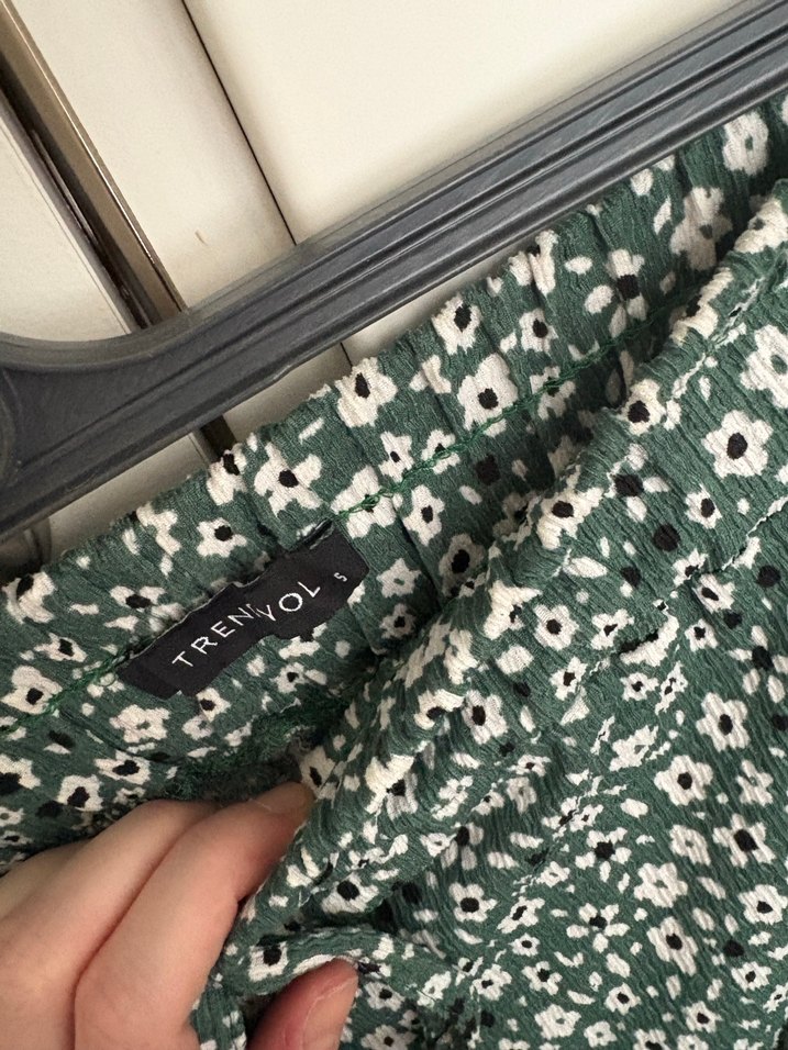 Yeşil Çiçek Desenli Fırfırlı Mini Etek - Görsel 3