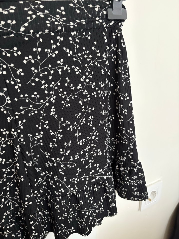 Siyah Baskılı Volanlı Mini Etek - Görsel 2