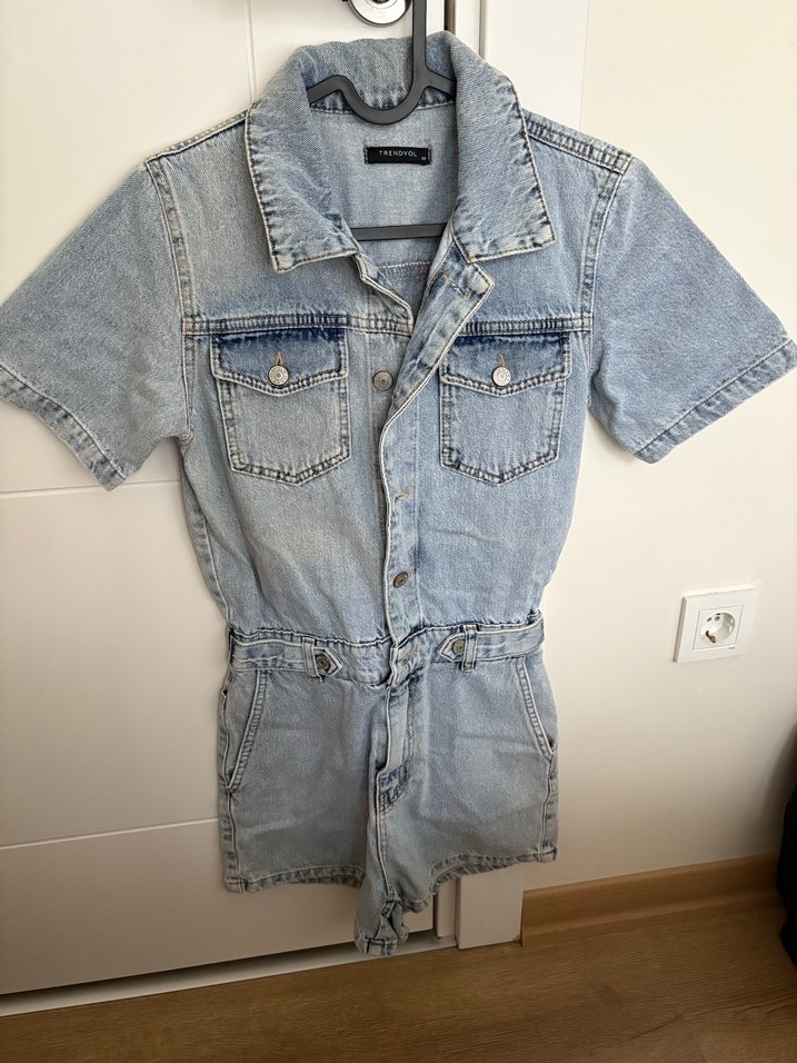 Düğmeli Kısa Kollu Denim Tulum - Görsel 4