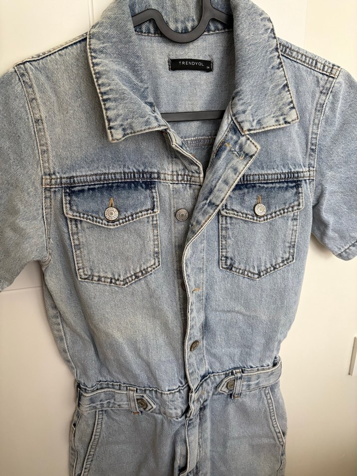 Düğmeli Kısa Kollu Denim Tulum - Görsel 2