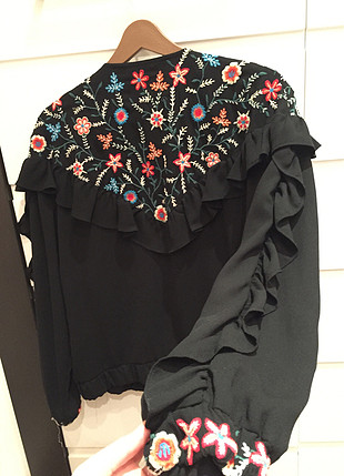 Zara Volanlı siyah ceket